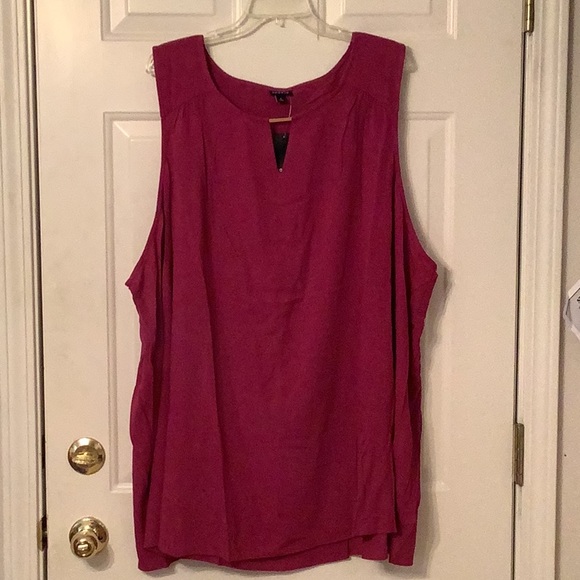 torrid Tops - NWT Torrid size 6 flowy sleeveless top, 6X 🎉HP🎉